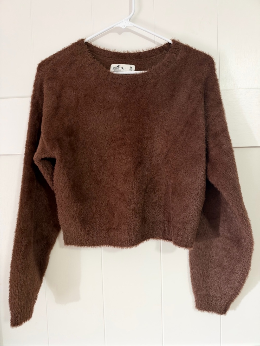 Hollister Fuzzy Crewneck Sweater in Brown Size Medium